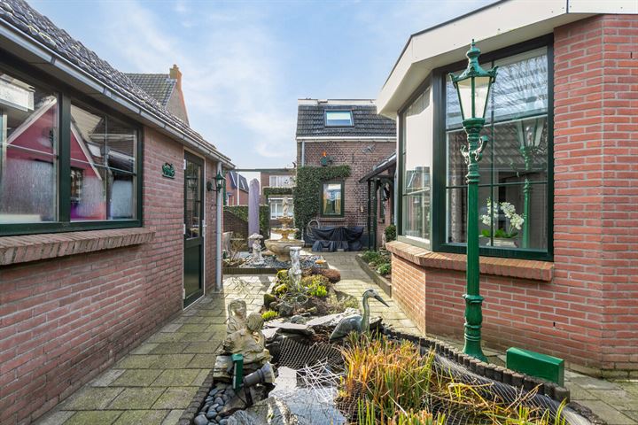 Bekijk foto 30 van Bloemstraat 26