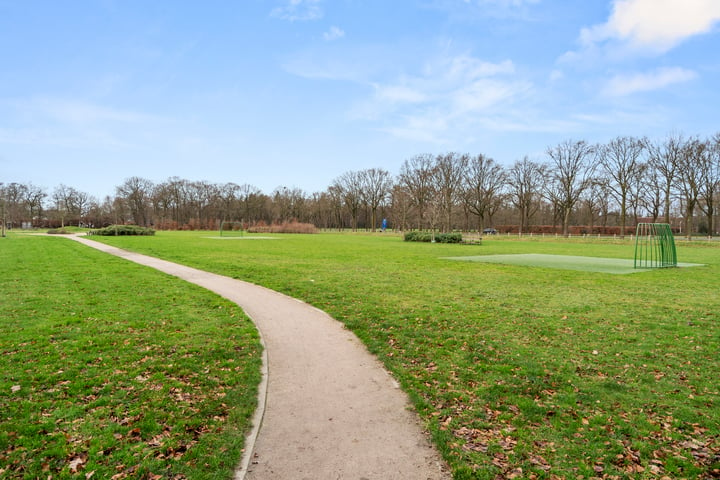 Bekijk foto 4 van De Ruyterstraat 44