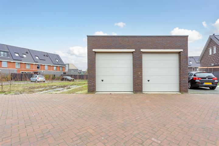 View photo 14 of dr. Henriette Boasstraat 2-+GARAGE