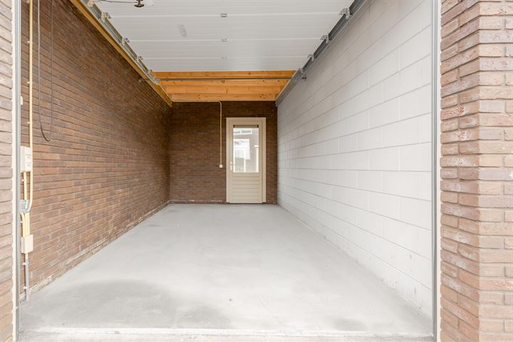 View photo 15 of dr. Henriette Boasstraat 2-+GARAGE