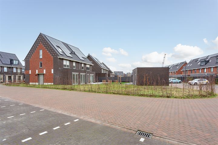 View photo 13 of dr. Henriette Boasstraat 2-+GARAGE