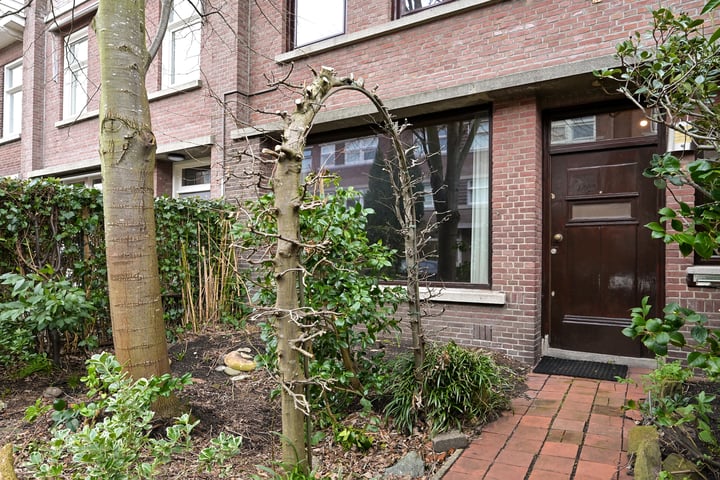 Bekijk foto 3 van Van der Woertstraat 29