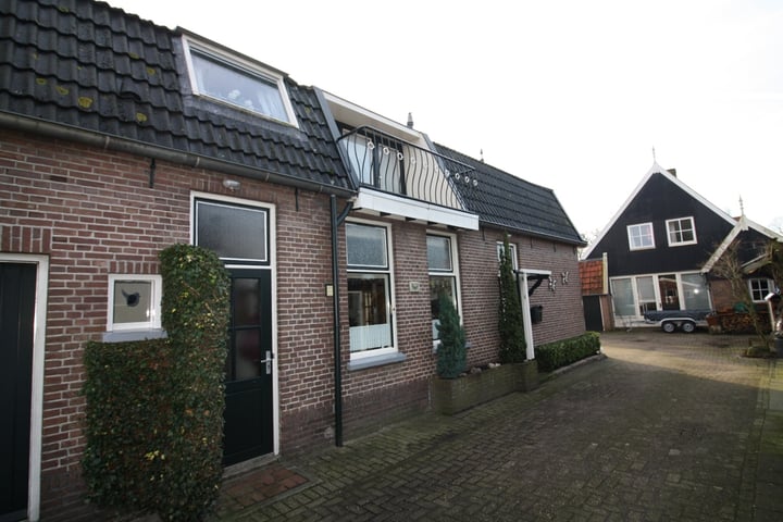 Bekijk foto 2 van Oosteinde 273