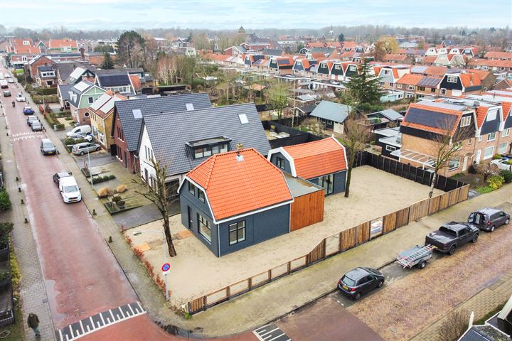 View photo 1 of van Beekstraat 43