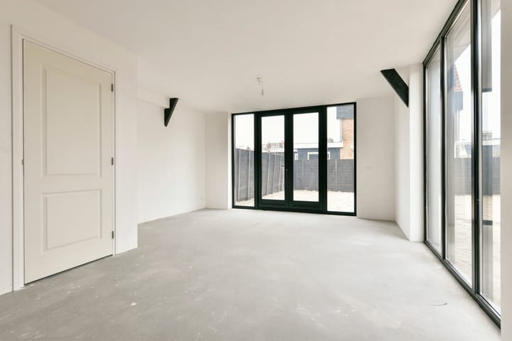 Foto 15 van van Beekstraat 43