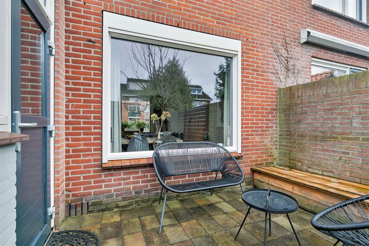 Bekijk foto 36 van Dr. A.R. Holstraat 50