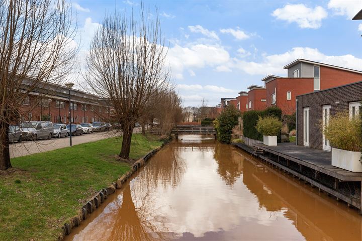 Bekijk foto 40 van Kaukasusstraat 10