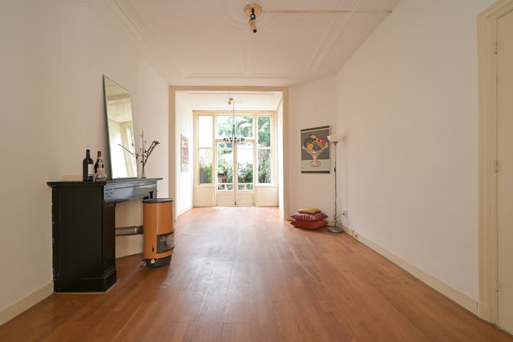 Bekijk foto 4 van Valkenboslaan 147