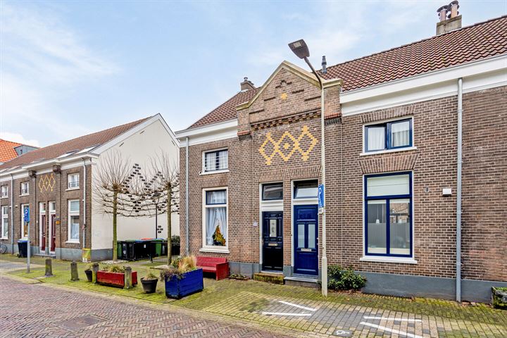 View photo 2 of Nijhoffstraat 55