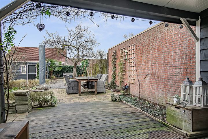 Bekijk foto 30 van van Tilburghstraat 3