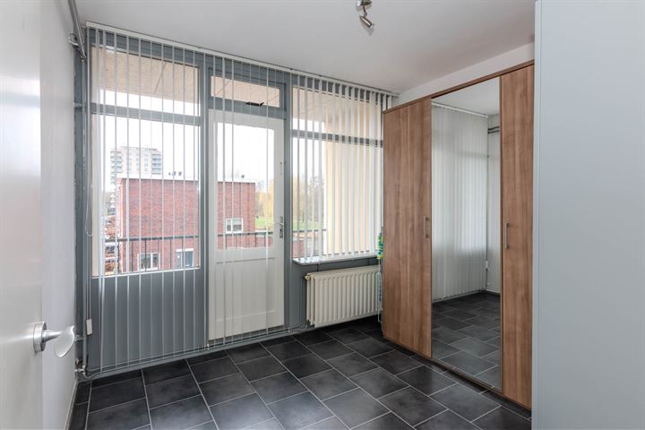 View photo 21 of Uranusstraat 38-B