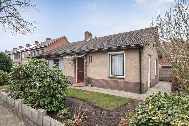 Bekijk foto 3 van Klimopstraat 24