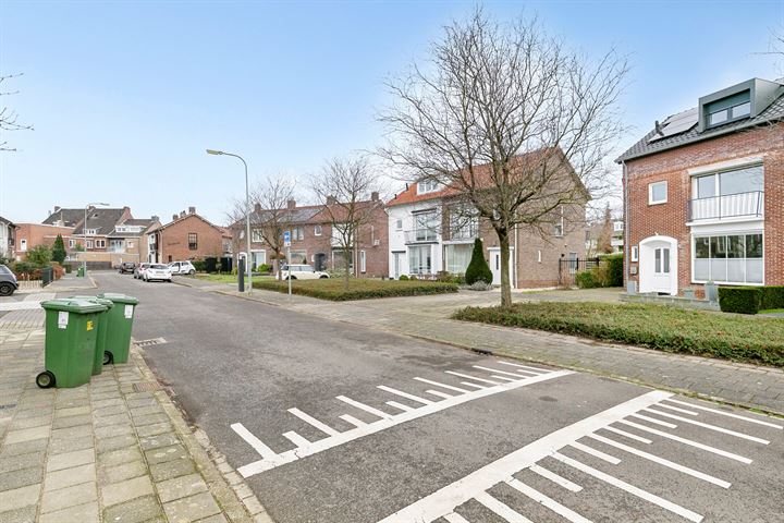 Bekijk foto 32 van Kapelstraat 12