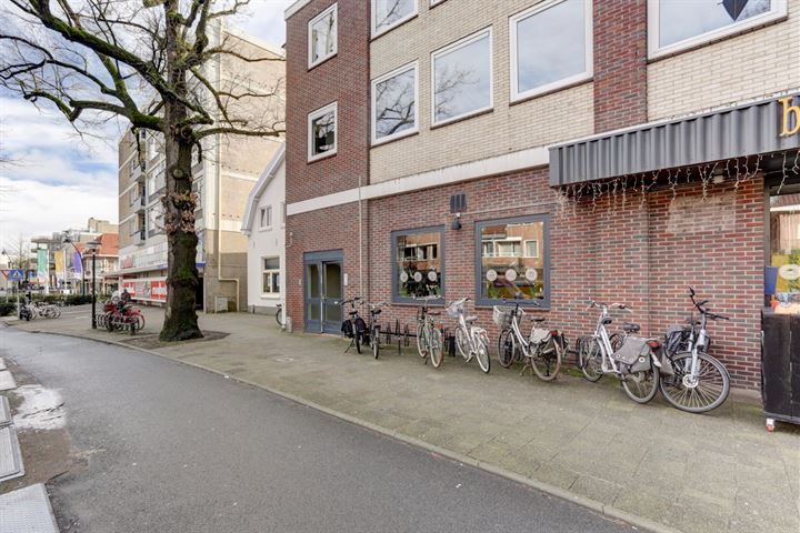 Bekijk foto 2 van Montaubanstraat 94