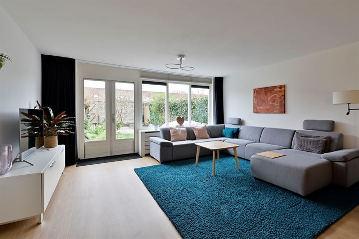 View photo 2 of Paulus Borstraat 28-D