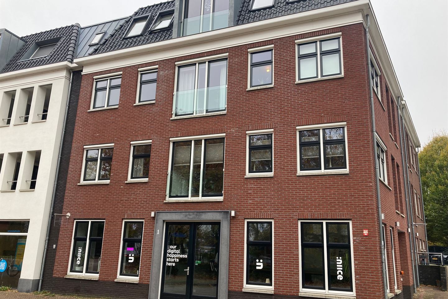 Bekijk foto 1 van Ziekenhuisstraat 1