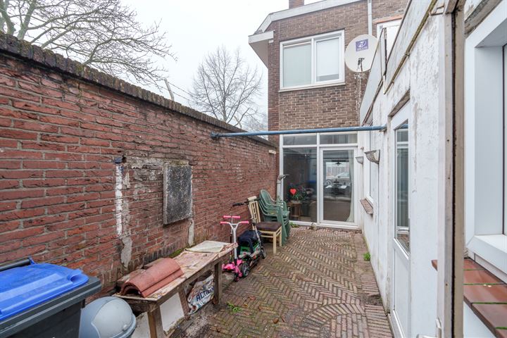 Bekijk foto 12 van Den Brielstraat 1