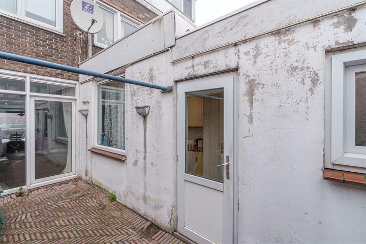 Bekijk foto 14 van Den Brielstraat 1