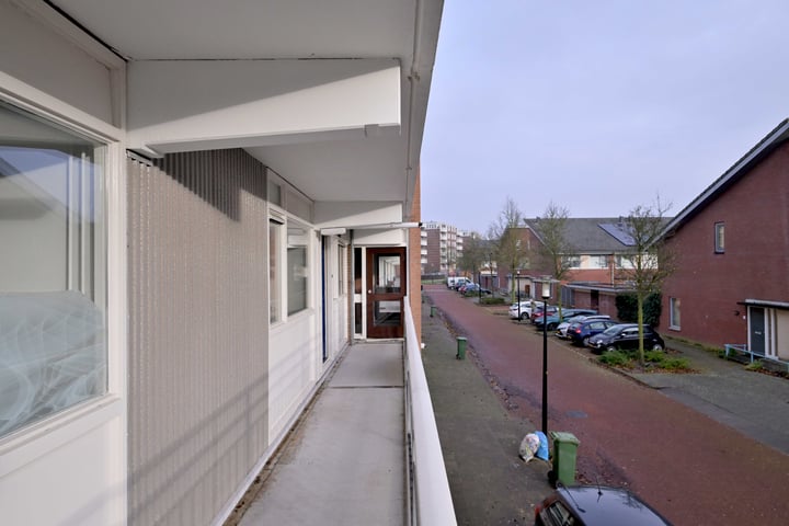 Bekijk foto 26 van Brahmsstraat 25