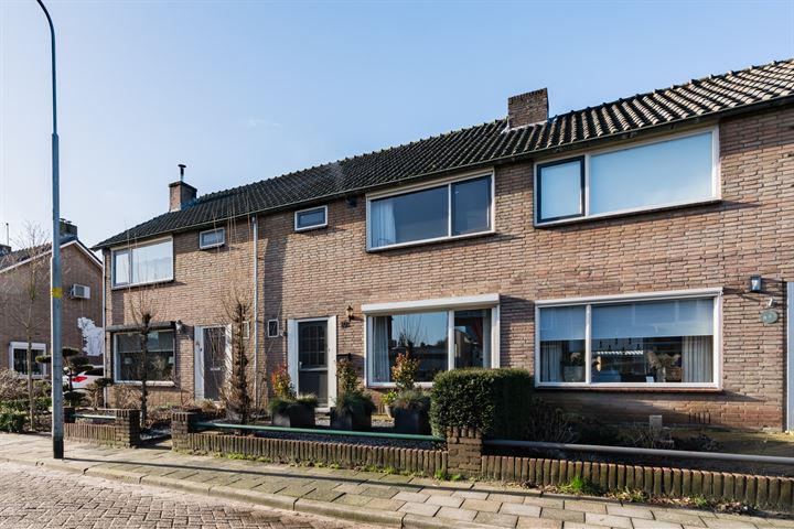 Bekijk foto 47 van Rozenstraat 10