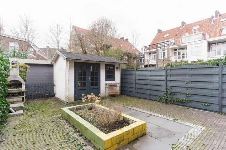 Bekijk foto 15 van Van Staverenstraat 10-B