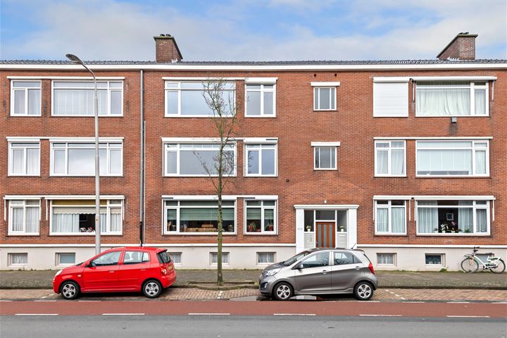 Bekijk foto 1 van Linnaeusstraat 127