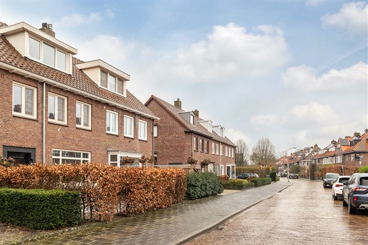 Bekijk foto 41 van Piet Avontuurstraat 68