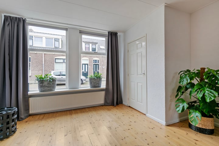 View photo 6 of Kampstraat 17