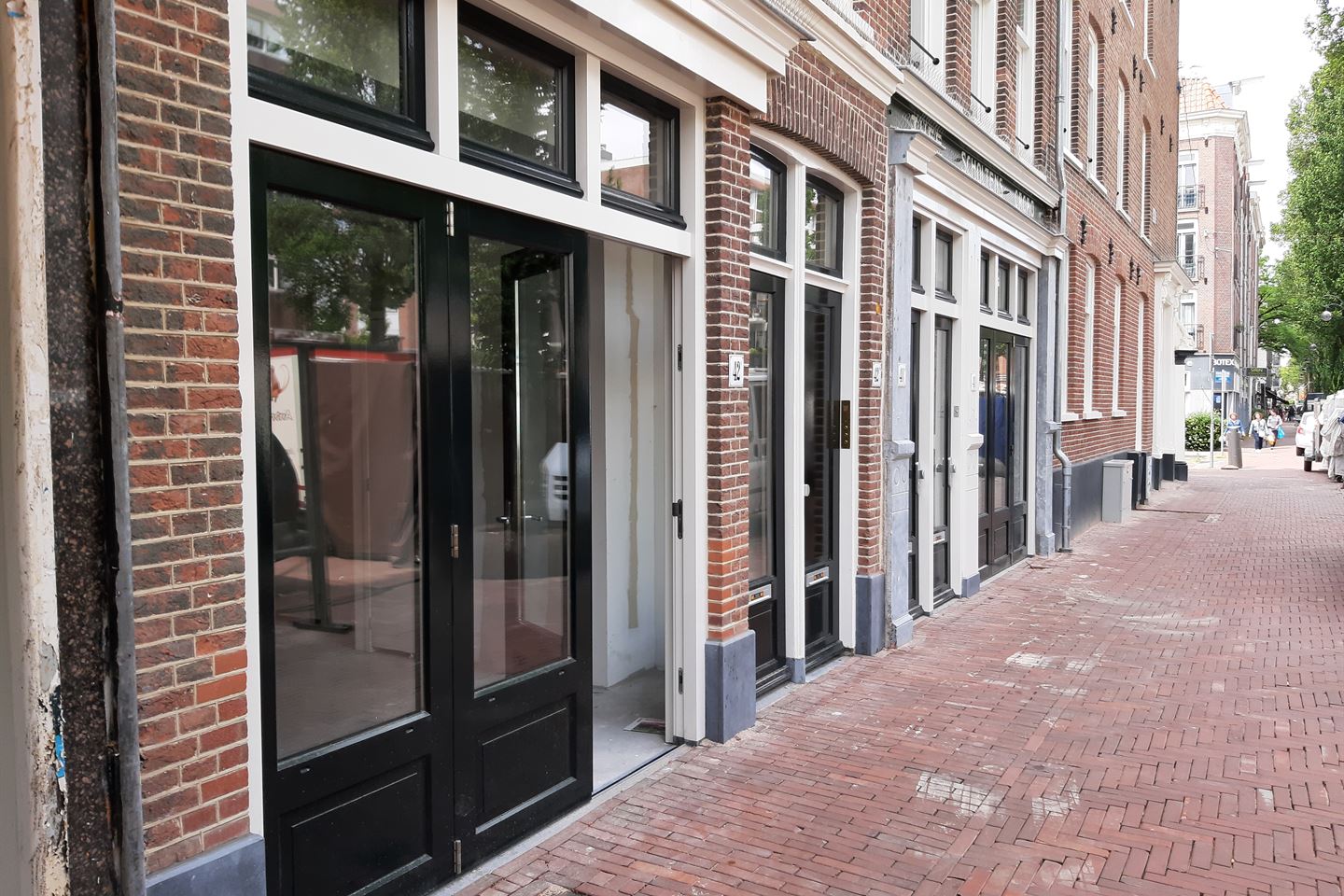 Bekijk foto 1 van Dapperstraat 42-H