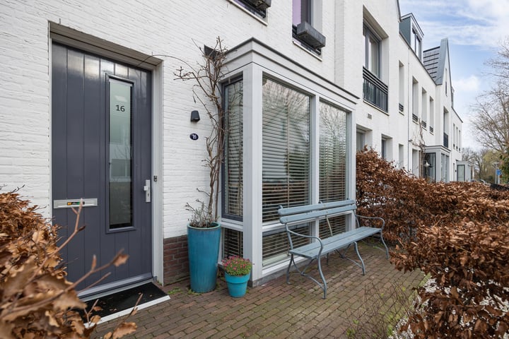 Bekijk foto 2 van Heermoesstraat 16