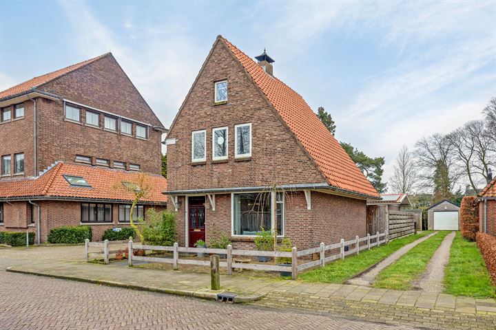 Bekijk foto 38 van Reggestraat 2