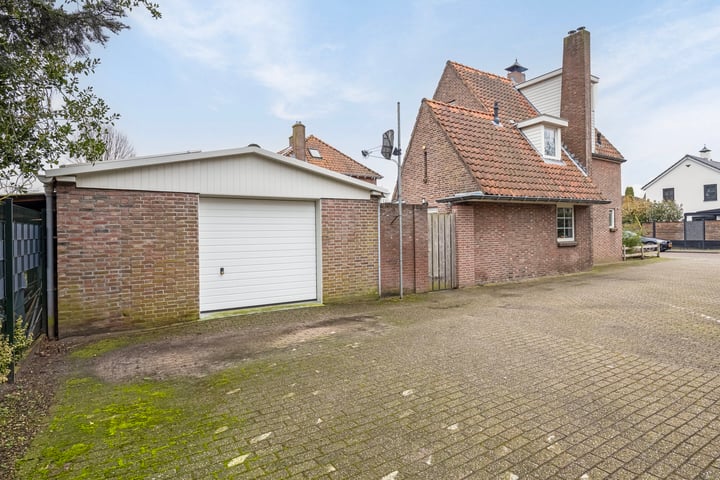 Bekijk foto 36 van Reggestraat 2