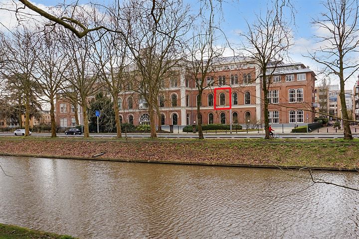 View photo 4 of Arthur van Schendelstraat 60