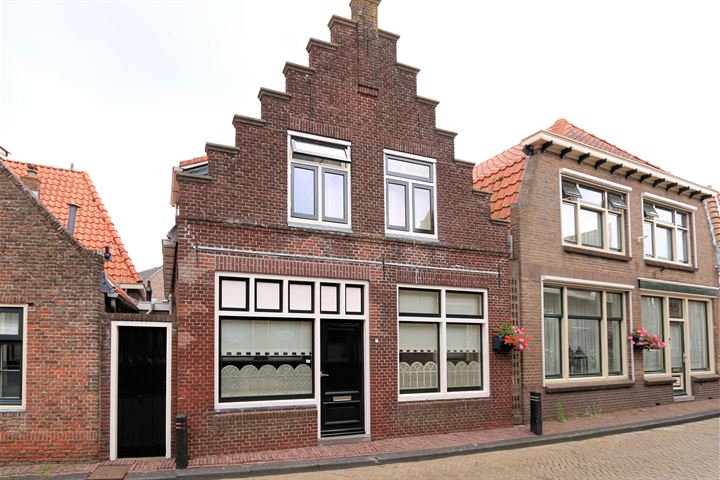 Bekijk foto 2 van Zuiderstraat 7