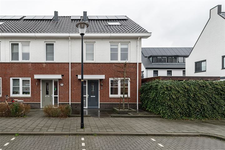 View photo 36 of Riek van Haarenstraat 16