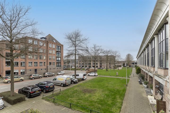 Bekijk foto 38 van Poortwacht 90