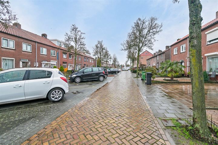 Bekijk foto 37 van Mr. C. Goselingstraat 8