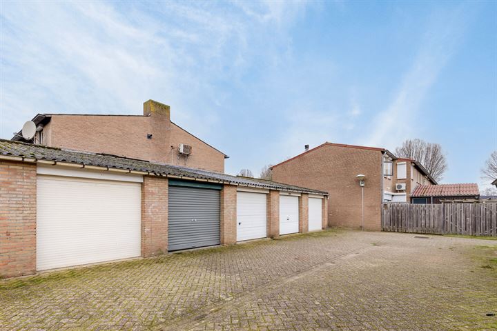 Bekijk foto 31 van Tarantostraat 13