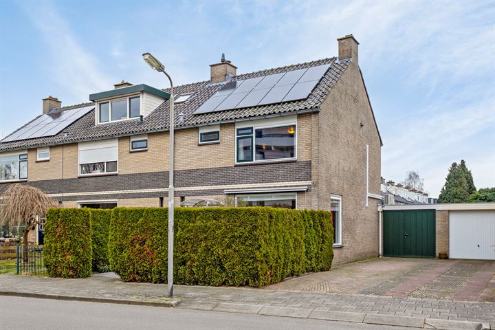 Bekijk foto 42 van Juliëttestraat 53