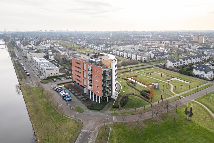 Bekijk foto 41 van Gerrit Rietveldlaan 68