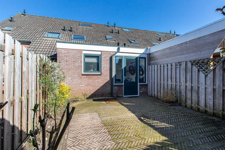 Bekijk foto 40 van Dokter van Wieringenstraat 4