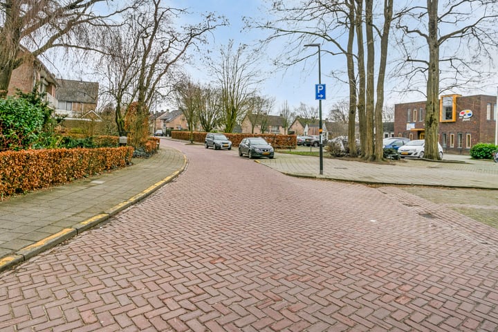 Bekijk foto 16 van Bernhardstraat 2-J