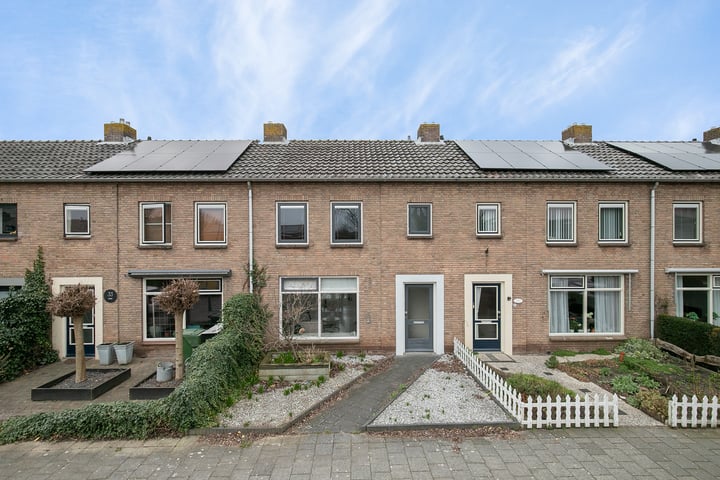 Bekijk foto 9 van Graaf van Egmondstraat 35