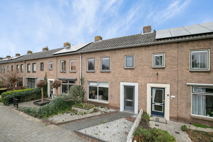 Bekijk foto 10 van Graaf van Egmondstraat 35