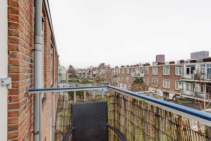 View photo 27 of Lyonnetstraat 47