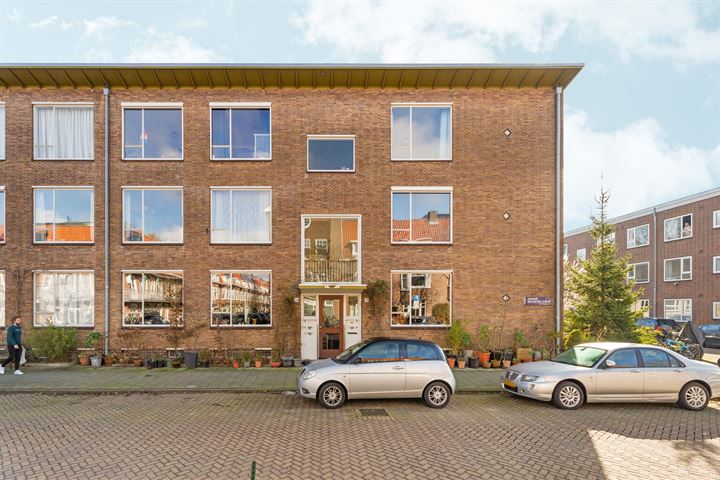 Bekijk foto 1 van Johannes van der Waalsstraat 22-1