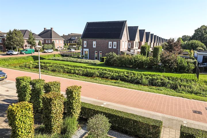 View photo 62 of Zwanenbloem 8