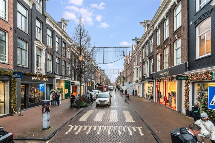 Bekijk foto 38 van Van Baerlestraat 20-A3