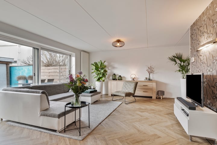 Bekijk foto 3 van Haya van Someren-Downerlaan 18