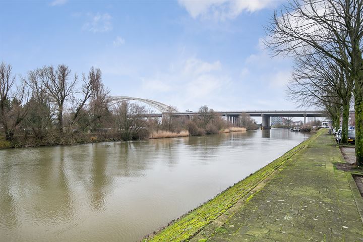 Bekijk foto 32 van Zuiddiepje 126